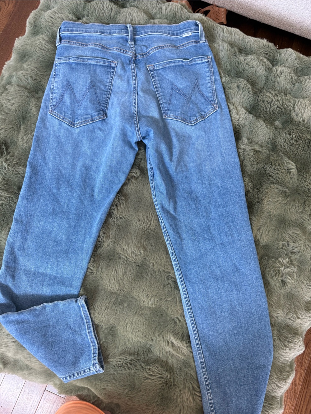 MOTHER Mid Rise Rider Ankle Jeans in Medium Blue Denim Size 30 - Picture 5 of 7